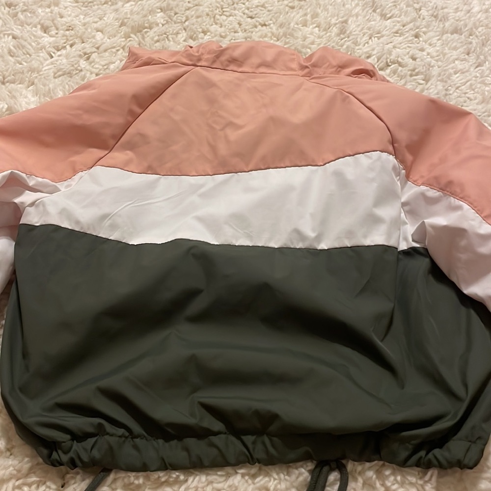 windbreaker - Picture 3 of 3